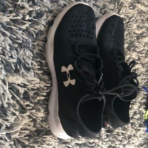 Under Armour Sneakers